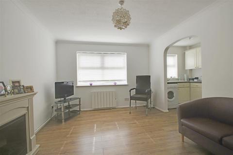 1 bedroom flat for sale, Station Road, Kings Langley