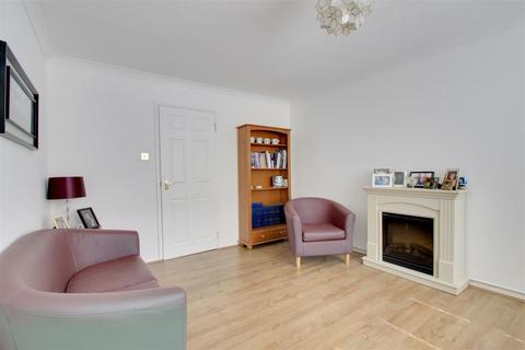 1 bedroom flat for sale, Station Road, Kings Langley