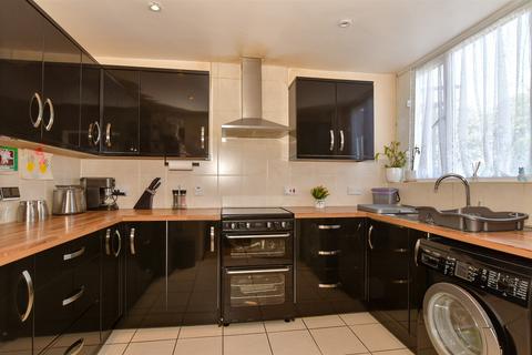 4 bedroom townhouse for sale, Chatham Grove, Chatham ME4