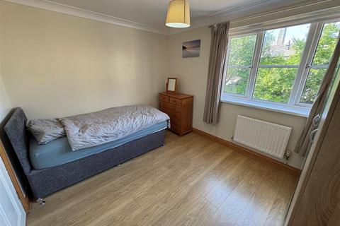 12 Bittern Court, Bradford, BD6 3XA