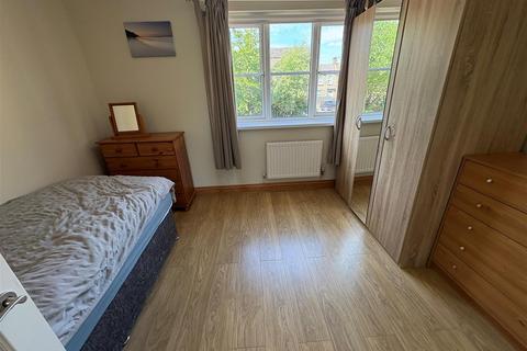 12 Bittern Court, Bradford, BD6 3XA