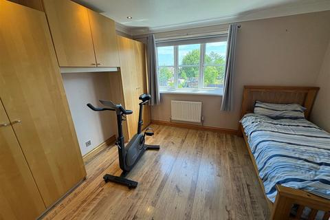 12 Bittern Court, Bradford, BD6 3XA