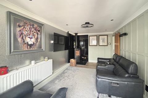 2 bedroom bungalow for sale, Dover Road, Brightlingsea, Colchester, CO7