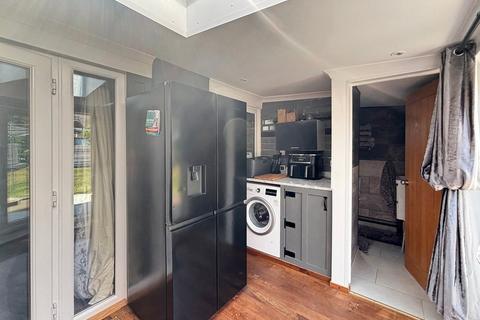 2 bedroom bungalow for sale, Dover Road, Brightlingsea, Colchester, CO7