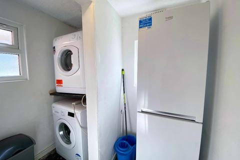 5 bedroom terraced house to rent, Hartopp Road, Leicester LE2