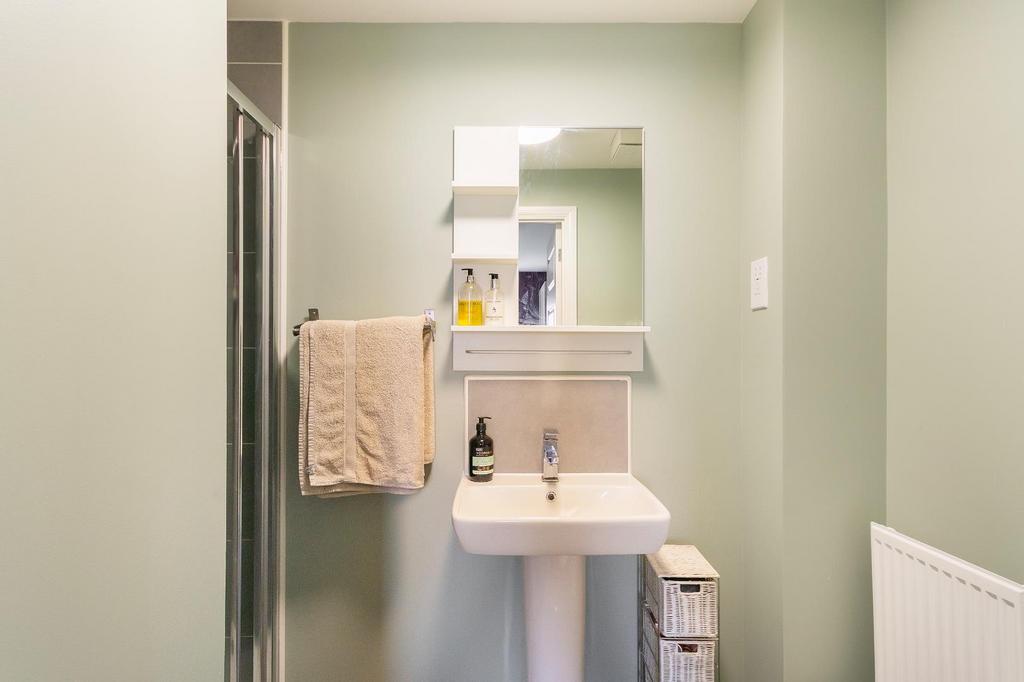 2 B4 WFS - Ensuite B.jpg