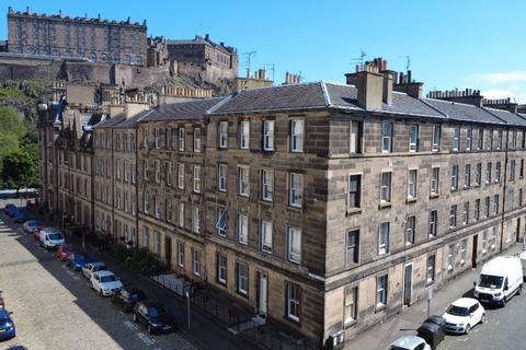3 bedroom flat to rent, Cornwall Street, Old Town, Edinburgh, EH1
