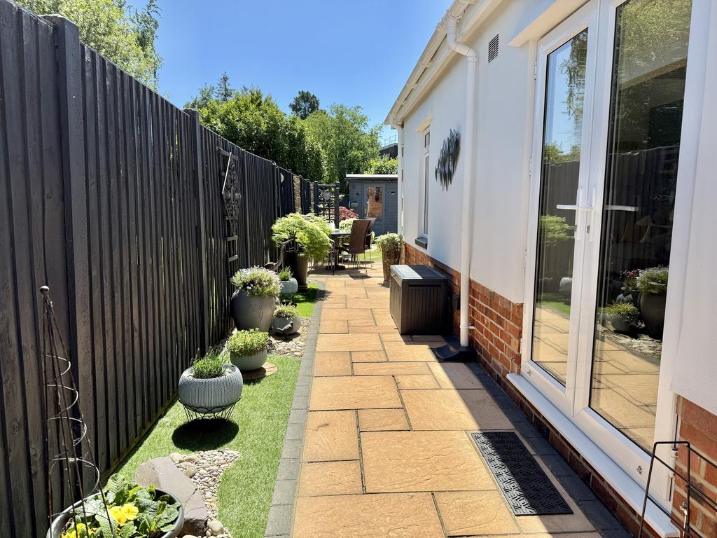 Side Pathway
