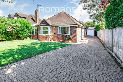 3 bedroom bungalow to rent, York Road, Windsor, SL4