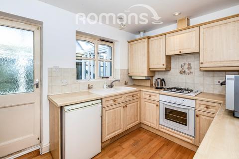 3 bedroom bungalow to rent, York Road, Windsor, SL4
