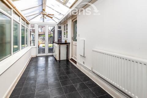 3 bedroom bungalow to rent, York Road, Windsor, SL4