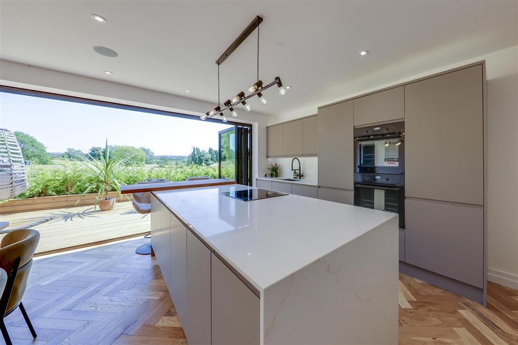 Kitchen Alt 2