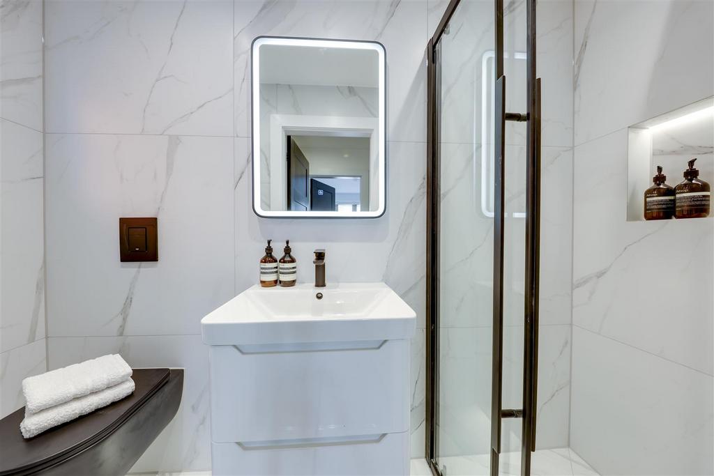 En Suite to Bed 3