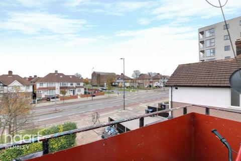 3 bedroom flat for sale, Harrow Road