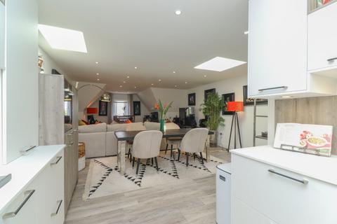 2 bedroom flat for sale, Linksfield Road, Westgate-on-Sea, Kent, CT8