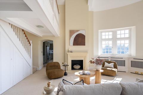 3 bedroom flat to rent, Ockham Lane, Cobham, Surrey, KT11