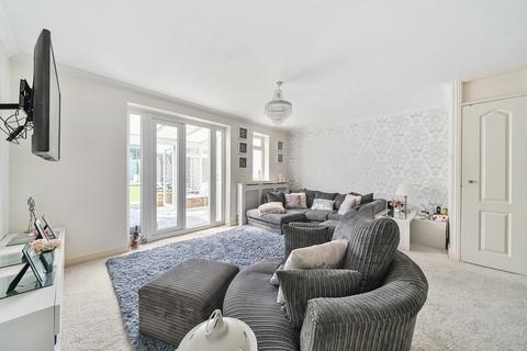 34 Louvain Road, Greenhithe, DA9 9DZ