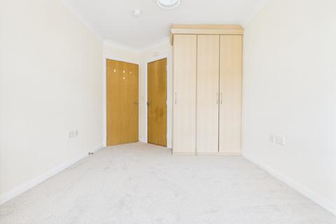 2 bedroom flat to rent, Crown Heights, Alencon Link, Basingstoke, RG21