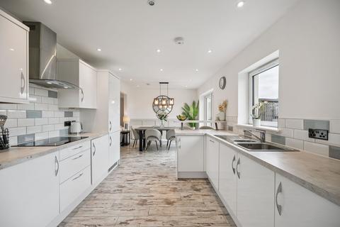 9 Breichwater Place, Fauldhouse, Bathgate, EH47 9LU