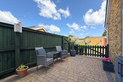 9 Beech Close, Burnham-on-crouch, CM0 8DG