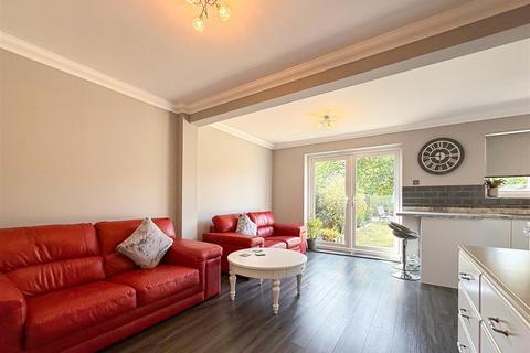 9 Beech Close, Burnham-on-crouch, CM0 8DG