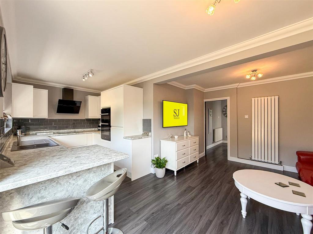 Kitchen/lounge
