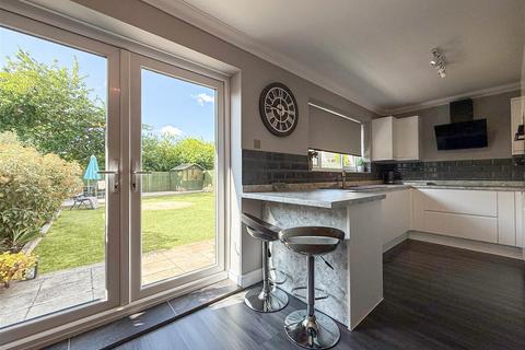 9 Beech Close, Burnham-on-crouch, CM0 8DG