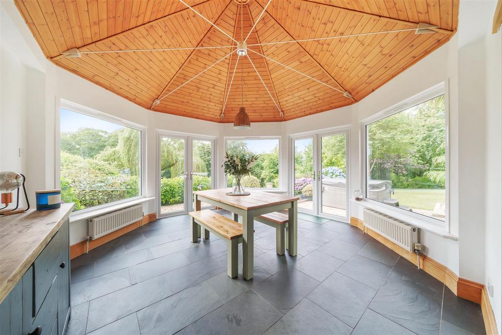 Breakfast room