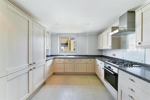 3 bedroom flat for sale, 108-124 Narrow Street, Limehouse, London