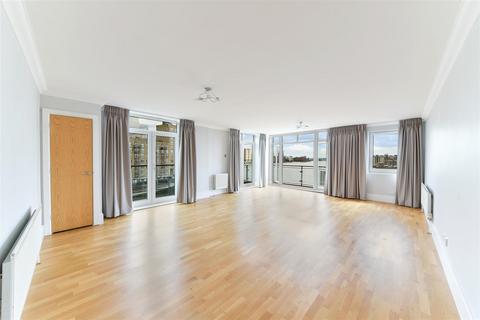 3 bedroom flat for sale, 108-124 Narrow Street, Limehouse, London