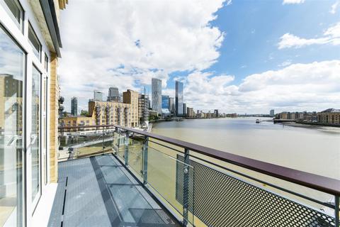 3 bedroom flat for sale, 108-124 Narrow Street, Limehouse, London