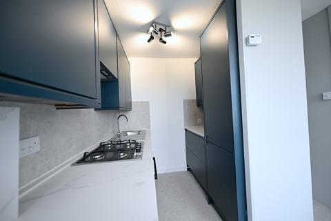 2 bedroom flat for sale, Proctor House, Avondale Square, Bermondsey, SE1