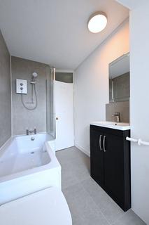 2 bedroom flat for sale, Proctor House, Avondale Square, Bermondsey, SE1