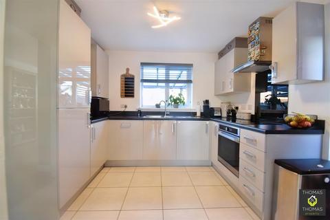 32 Bowthorpe Drive, Brockworth, Gloucester, GL3 4FS