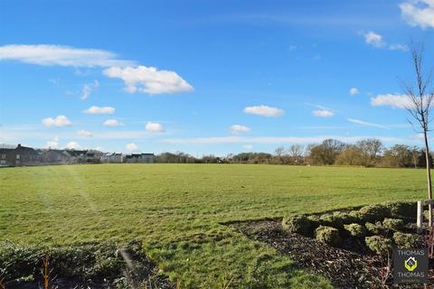 32 Bowthorpe Drive, Brockworth, Gloucester, GL3 4FS