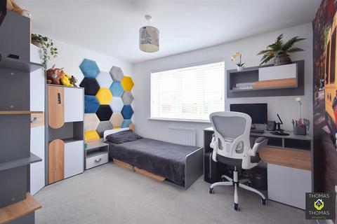 32 Bowthorpe Drive, Brockworth, Gloucester, GL3 4FS