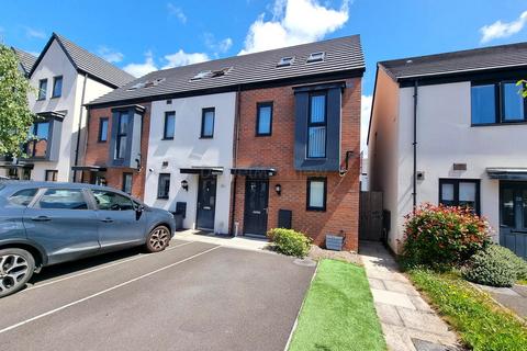3 bedroom end of terrace house for sale, Heol Tapscott, Barry. CF62 5BY