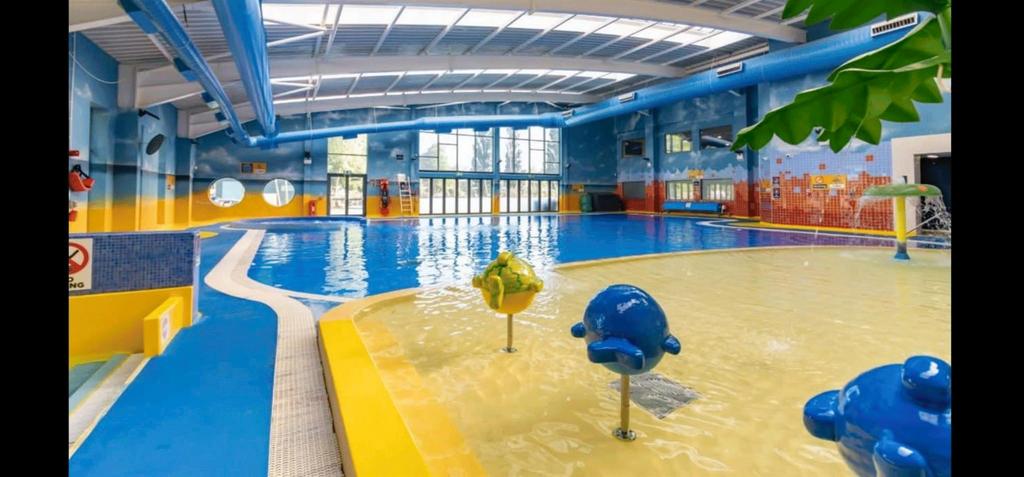 Swimmingpool.gif