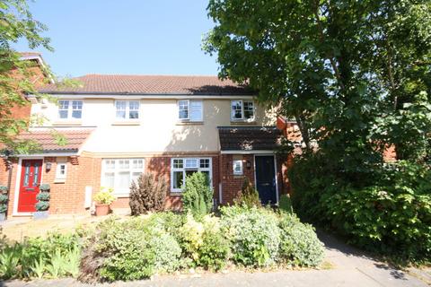 3 bedroom semi-detached house to rent, Hawthorn Close, Iver Heath SL0