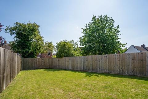 undefined, Kineton