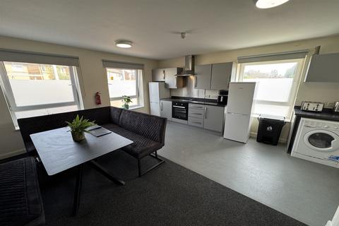 1 bedroom in a flat share to rent, Flewitt House, Beeston, NG9 2AR