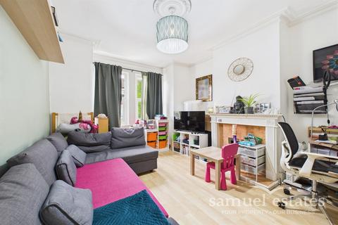 2 bedroom terraced house to rent, Woodside Road, London, SE25