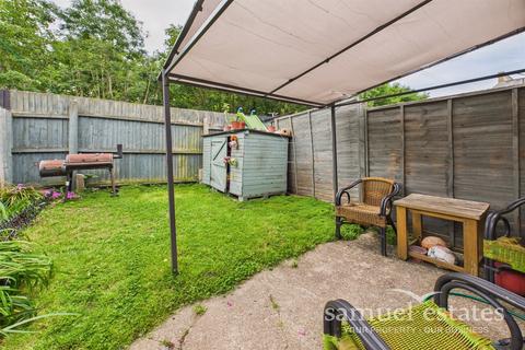 2 bedroom terraced house to rent, Woodside Road, London, SE25