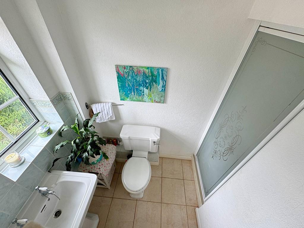 Ensuite shower room
