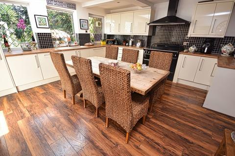 4 bedroom detached house for sale, Dove House Lane, Solihull B91