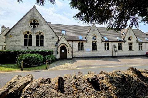 2 bedroom apartment for sale, Church Road, Cainscross