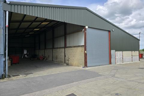 Storage to rent - The Covered Yard Midge Hall Farm, Royal Wootton Bassett, Swindon