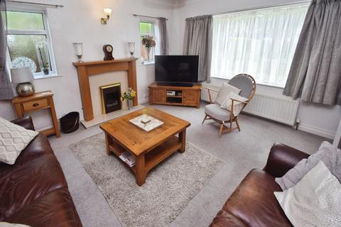 3 bedroom detached house for sale, Kirkgate, Bradford BD18