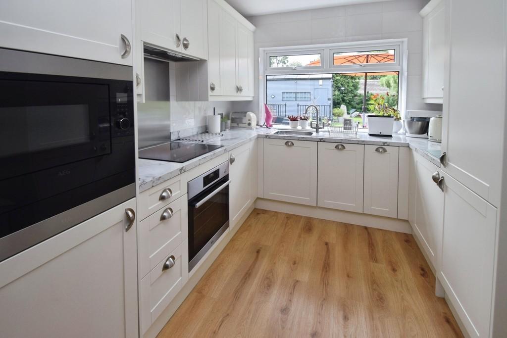 9236c5a9-Kitchen 201