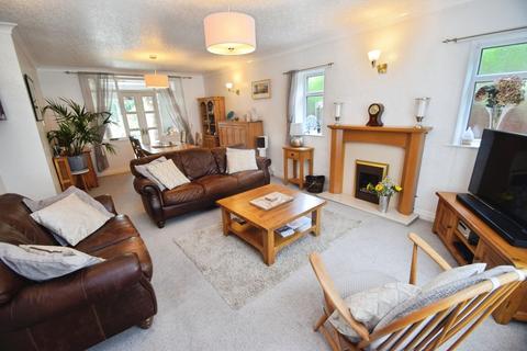 3 bedroom detached house for sale, Kirkgate, Bradford BD18